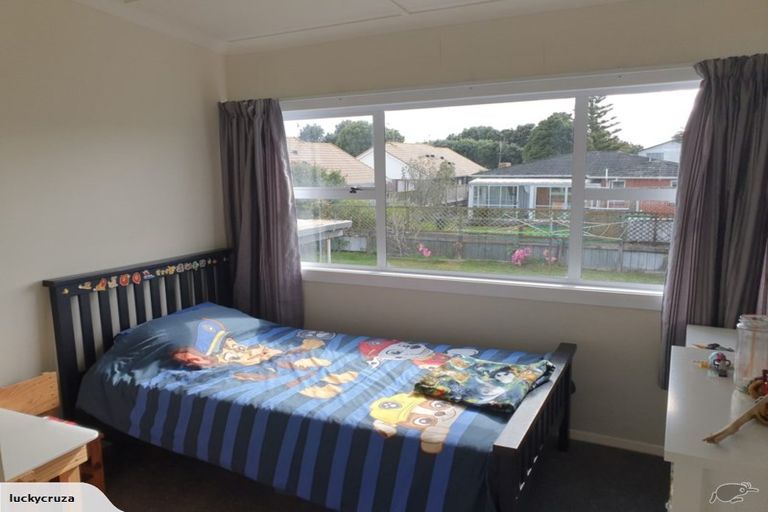 Photo of property in 19 Mahana Road, Paraparaumu Beach, Paraparaumu, 5032