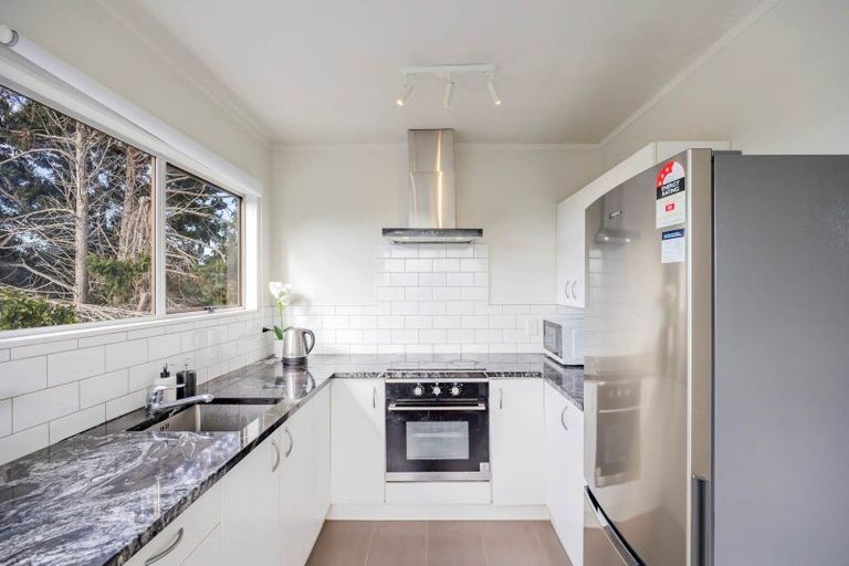 Photo of property in 1/307a Wairau Road, Totara Vale, Auckland, 0627