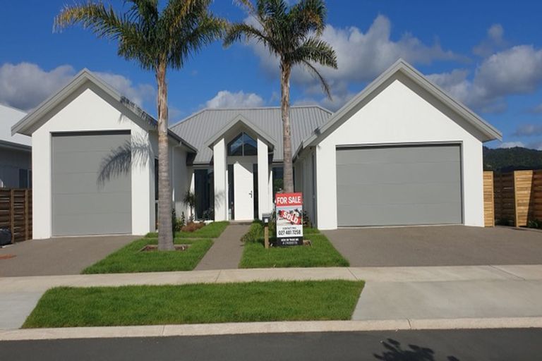 Photo of property in 77 Leeward Drive, Whitianga, 3510