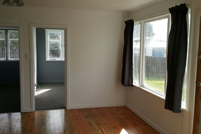 Photo of property in 14a Edinburgh Street, Tuakau, 2121