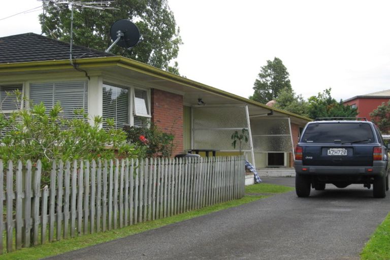 Photo of property in 2/20 Lynette Place, Mangere, Auckland, 2022