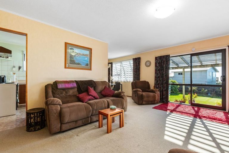 Photo of property in 124 Pikarere Street, Titahi Bay, Porirua, 5022