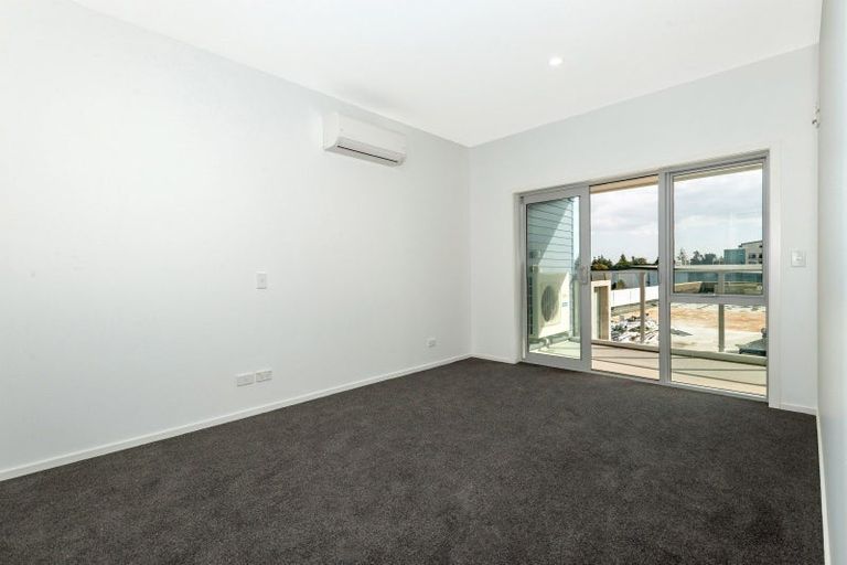 Photo of property in Marina View Apartments, 201/4 Reads Quay, Gisborne, 4010