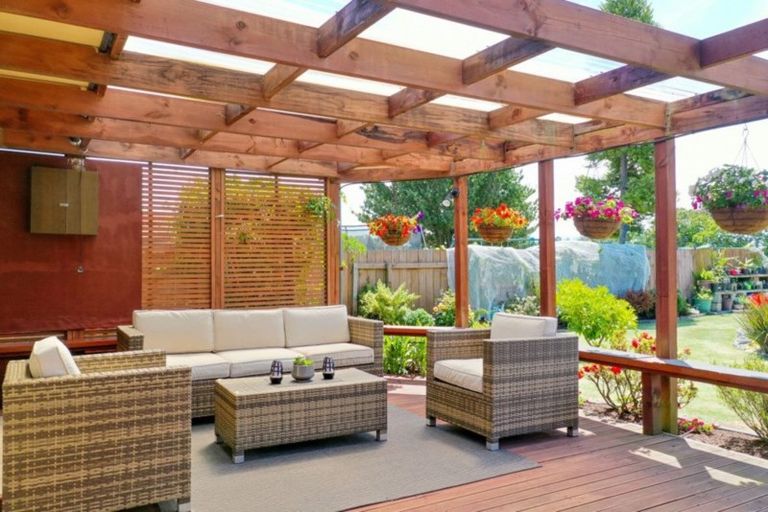 Photo of property in 35 Edgewater Grove, Whakatane, 3120