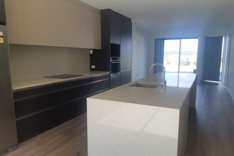 Photo of property in 5 Gunn Way, Hobsonville, Auckland, 0616