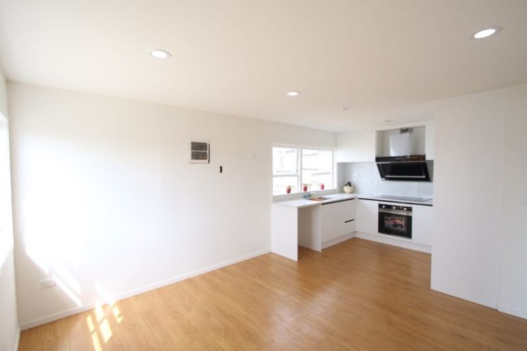 Photo of property in 10 Kereru Street, Henderson, Auckland, 0612