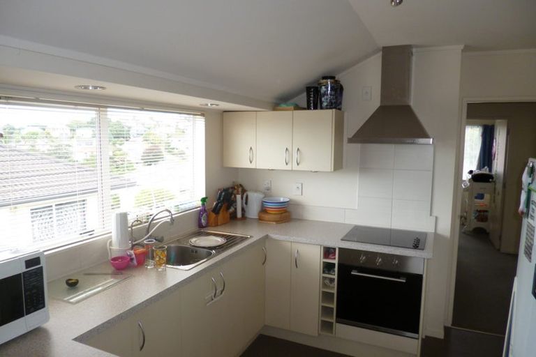 Photo of property in 2a Luxor Place, Massey, Auckland, 0614
