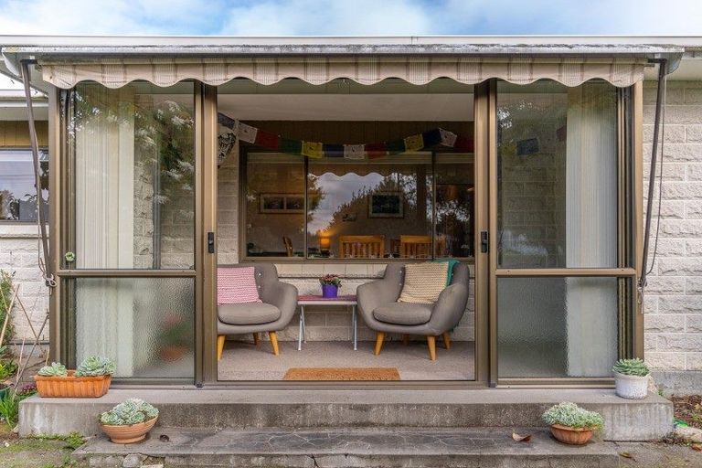 Photo of property in 12 Papawai Road, Greytown, 5712