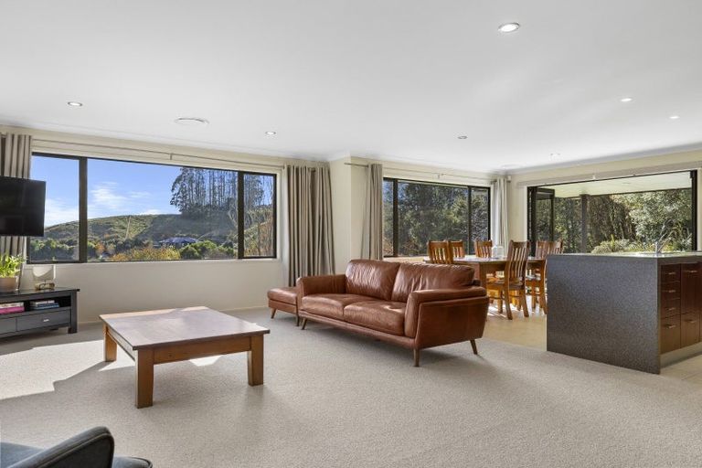 Photo of property in 11 Dalmore Way, Acacia Bay, Taupo, 3385