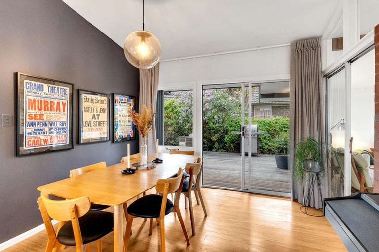 Photo of property in 33 Kent Lodge Avenue, Avonhead, Christchurch, 8042