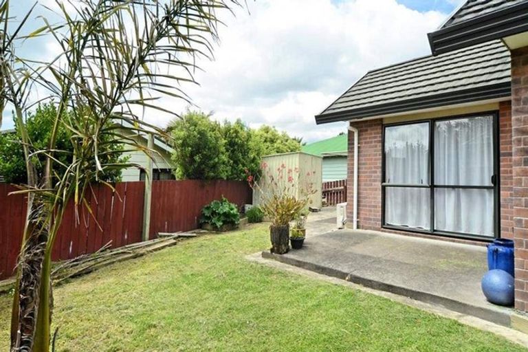 Photo of property in 143a Colwill Road, Massey, Auckland, 0614
