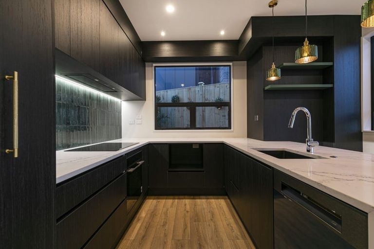 Photo of property in 102 Te Oneroa Way, Long Bay, Auckland, 0630