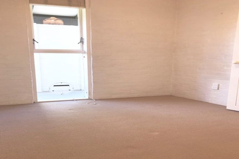 Photo of property in 141l Churton Drive, Churton Park, Wellington, 6037