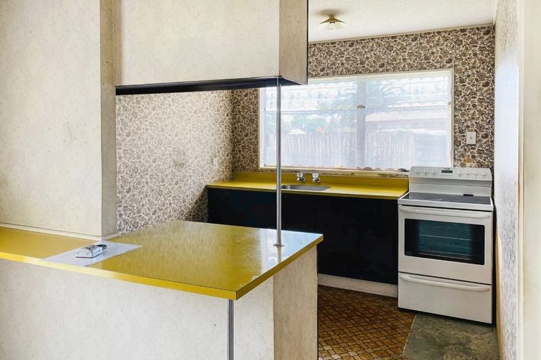 Photo of property in 2/18 Bingara Place, Favona, Auckland, 2024