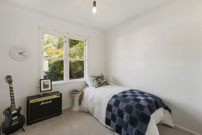 Photo of property in 10 Liddel Grove, Island Bay, Wellington, 6023