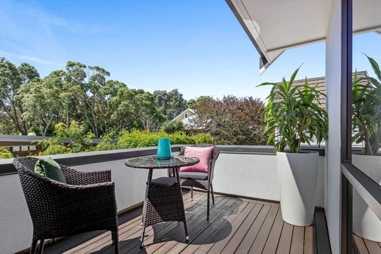 Photo of property in 9 Marie Avenue, Red Beach, 0932