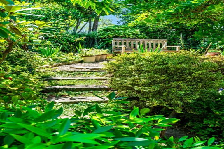 Photo of property in 7 Helvetia Drive, Browns Bay, Auckland, 0630