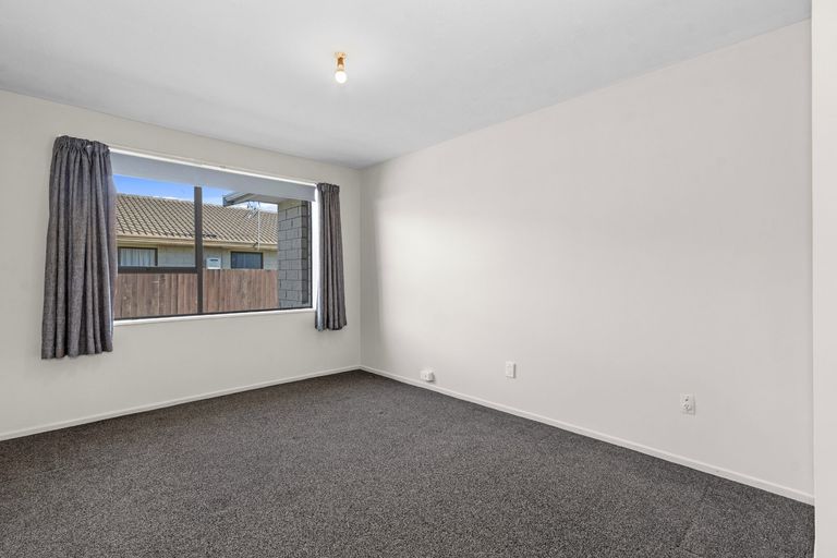 Photo of property in 32 Greenock Street, Redwood, Christchurch, 8051