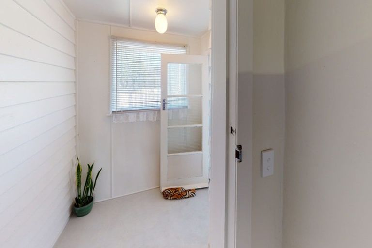 Photo of property in 19 Liverpool Street, Levin, 5510