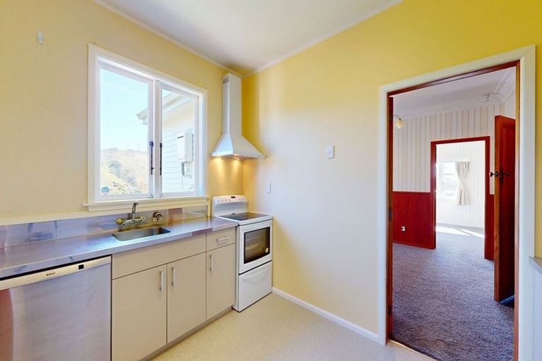 Photo of property in 168 The Ridgeway, Mornington, Wellington, 6021