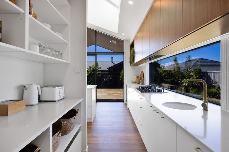Photo of property in 27 Keene Drive, Bell Block, New Plymouth, 4312