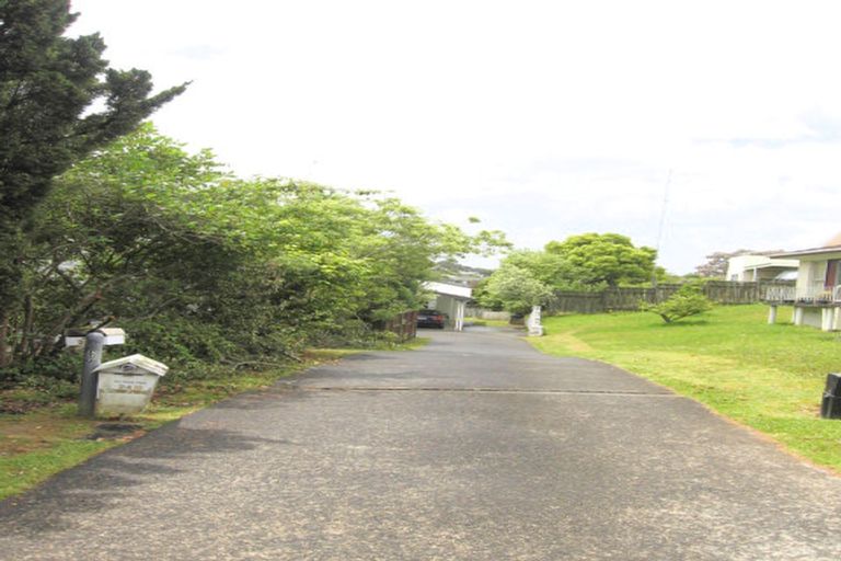 Photo of property in 1/24 Halberg Street, Glenfield, Auckland, 0629