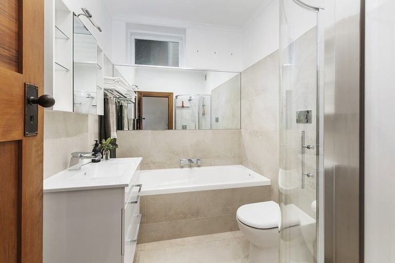 Photo of property in 35 Karepa Street, Brooklyn, Wellington, 6021