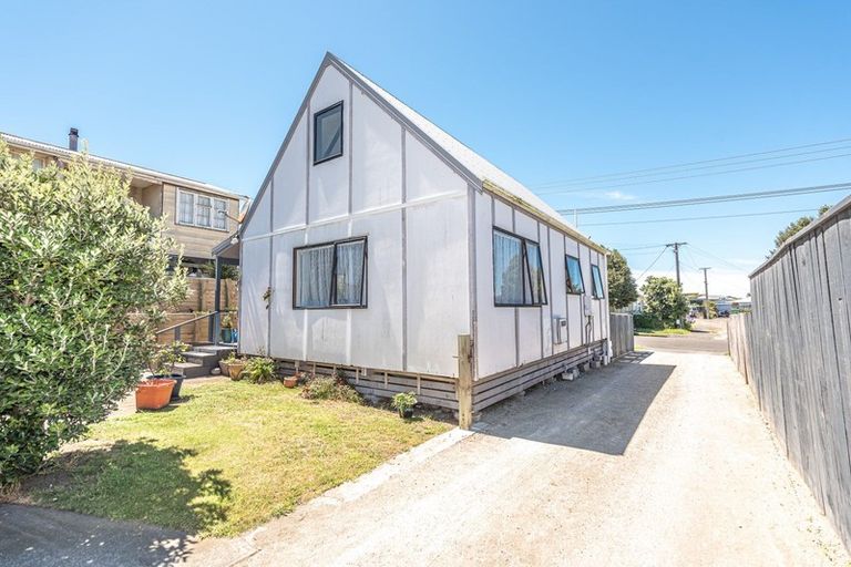 Photo of property in 23 Manuka Street, Castlecliff, Whanganui, 4501