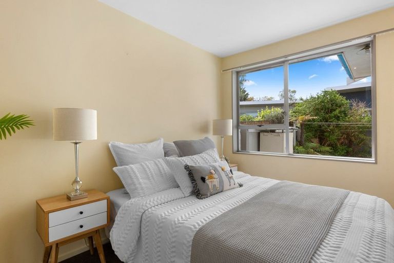 Photo of property in 2/136 Wainoni Road, Avondale, Christchurch, 8061