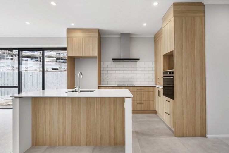 Photo of property in 7 Samuel Marsden Place, Whenuapai, 0618