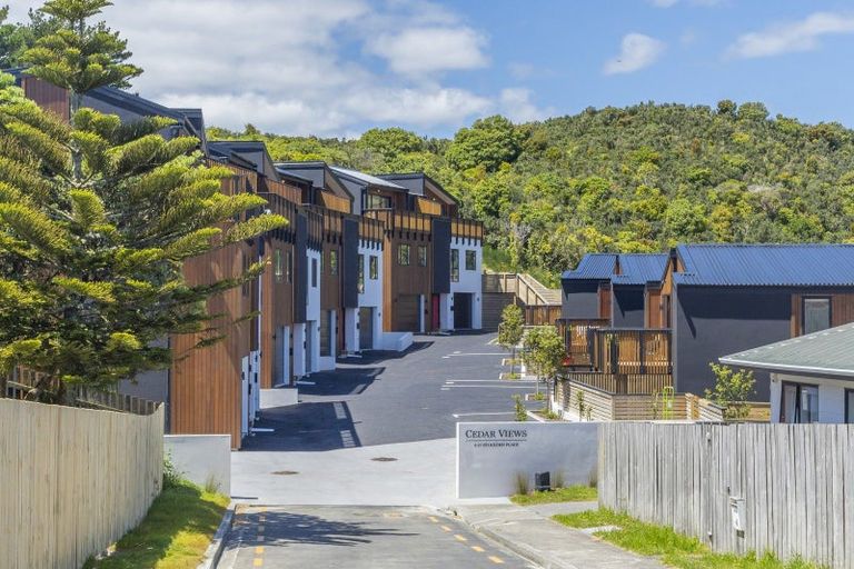 Photo of property in 5 Stockden Place, Karori, Wellington, 6012