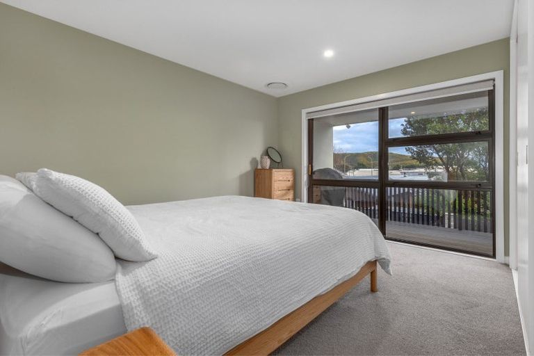 Photo of property in 2/24 Acheron Road, Paremata, Porirua, 5026