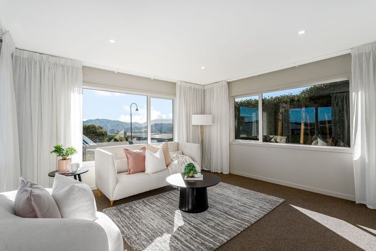 Photo of property in 48 Endeavour Drive, Whitby, Porirua, 5024