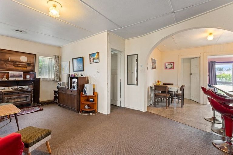 Photo of property in 15 Taupata Street, Castlecliff, Whanganui, 4501