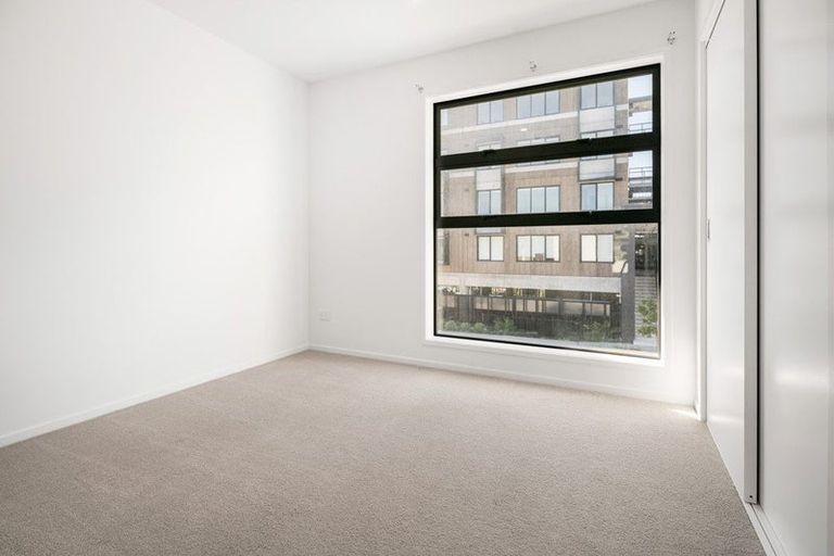 Photo of property in 20 Rauemi Way, Te Atatu South, Auckland, 0610