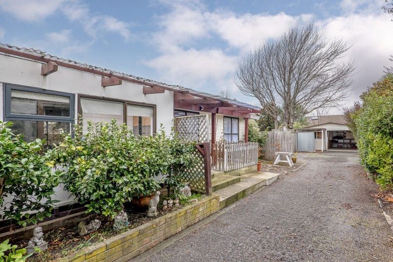 Photo of property in 6 Malabar Crescent, Broomfield, Christchurch, 8042