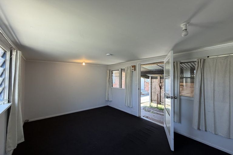Photo of property in 15 Diana Drive, Glenfield, Auckland, 0627