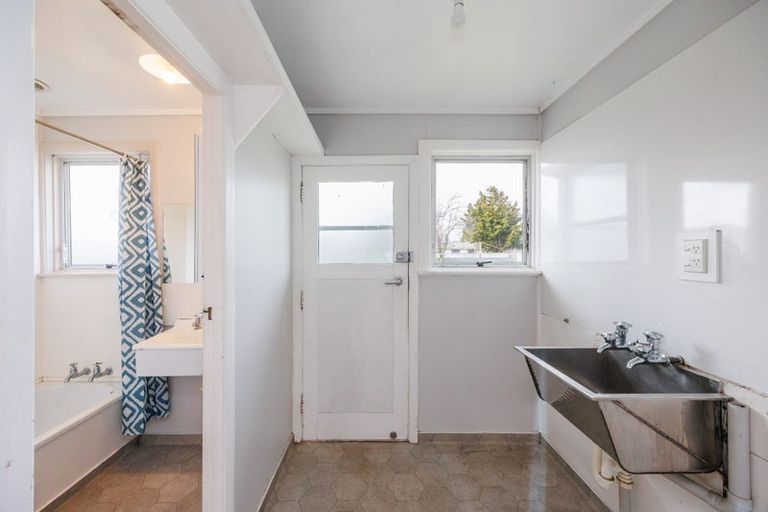 Photo of property in 39 Clausen Street, Takaro, Palmerston North, 4412