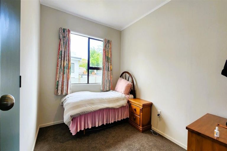 Photo of property in 12 Redwood Drive, Waipukurau, 4200