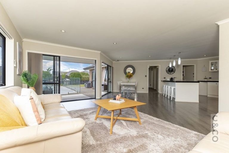 Photo of property in 11 Pohutukawa Parade, Riverhead, 0820