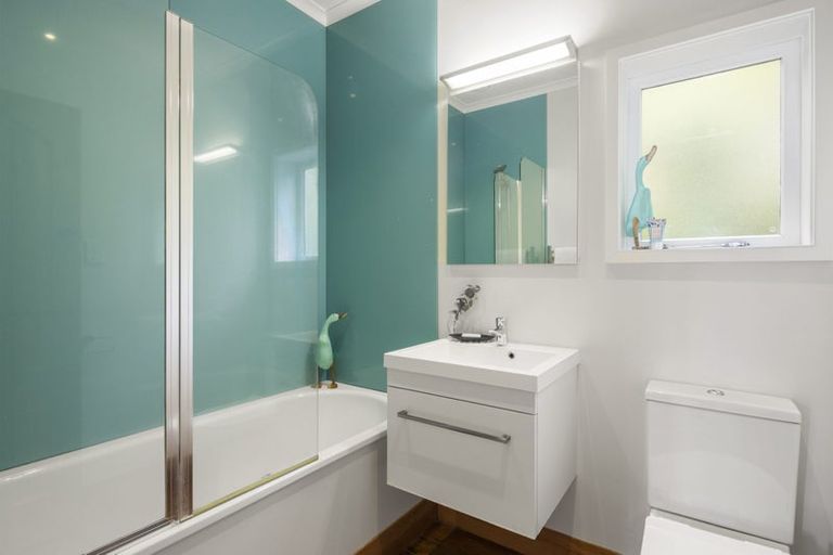 Photo of property in 32 Harland Street, Brooklyn, Wellington, 6021