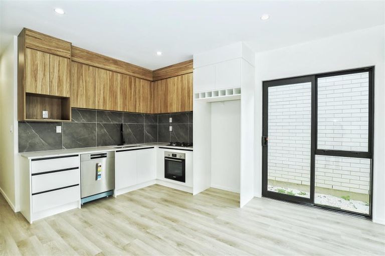 Photo of property in 71 Puwha Street, Massey, Auckland, 0614