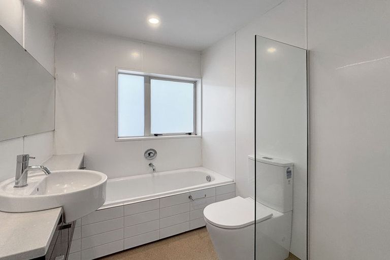Photo of property in 1/11 Aikmans Road, Merivale, Christchurch, 8014