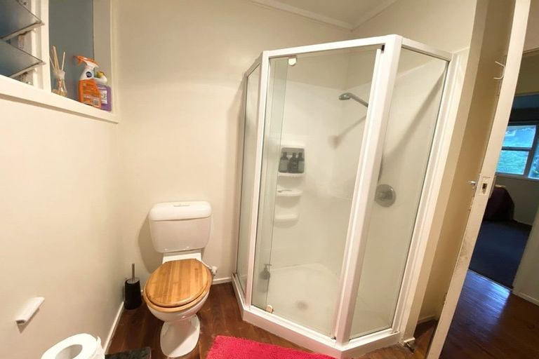 Photo of property in 19 Coroglen Avenue, Birkenhead, Auckland, 0626