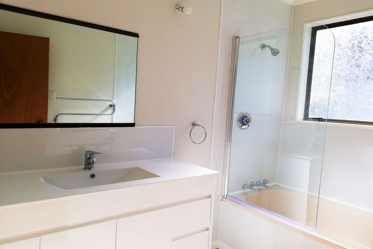 Photo of property in 18 Mercury Way, Whitby, Porirua, 5024