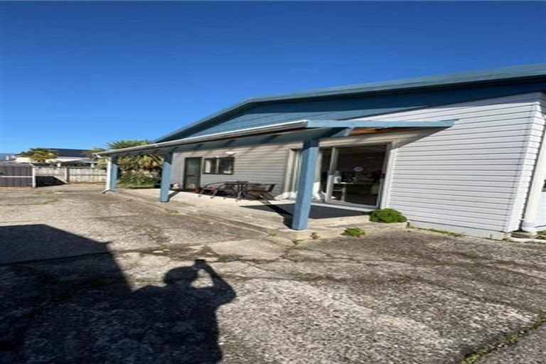 Photo of property in 129 Peel Street, Westport, 7825