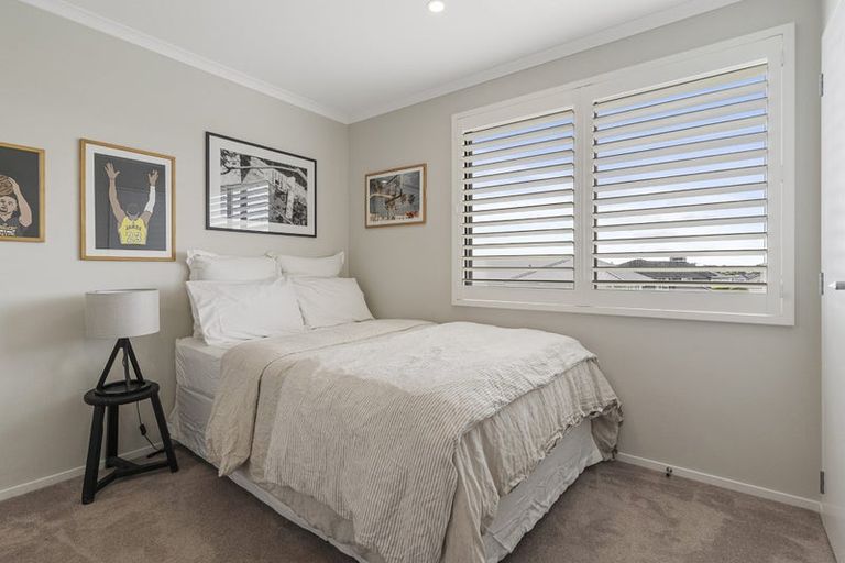 Photo of property in 20 Taikura Avenue, Red Beach, 0932