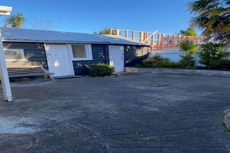 Photo of property in 2 Chaucer Road, Hospital Hill, Napier, 4110