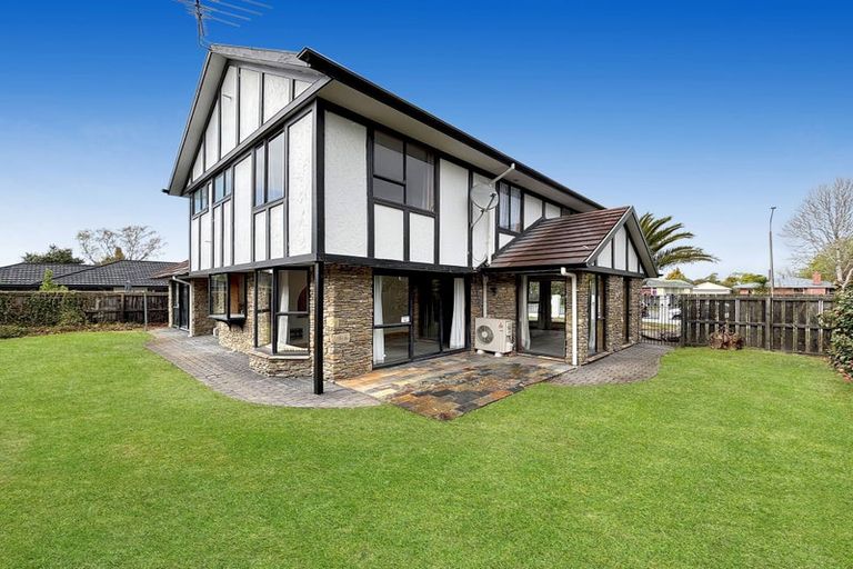 Photo of property in 86 Memorial Avenue, Ilam, Christchurch, 8053