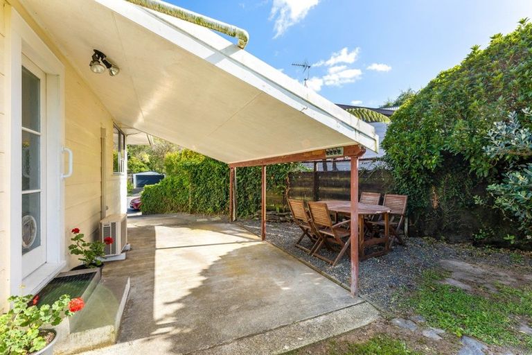 Photo of property in 16a Indiana Grove, Totara Park, Upper Hutt, 5018